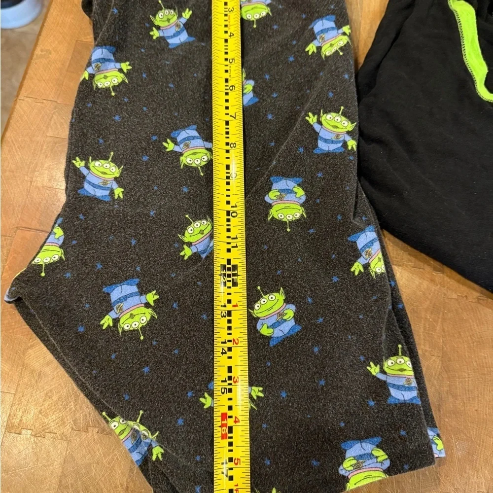 Disney Pixar Toy Story Black and Green Alien Pajama Set Shorts &Tank Top Sz 2X - Picture 4 of 16